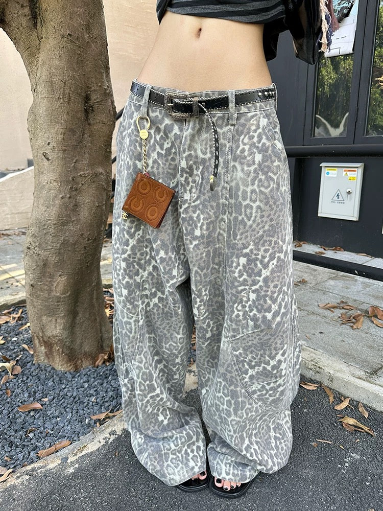 Versatile Oversized Washed Leopard Print Jeans