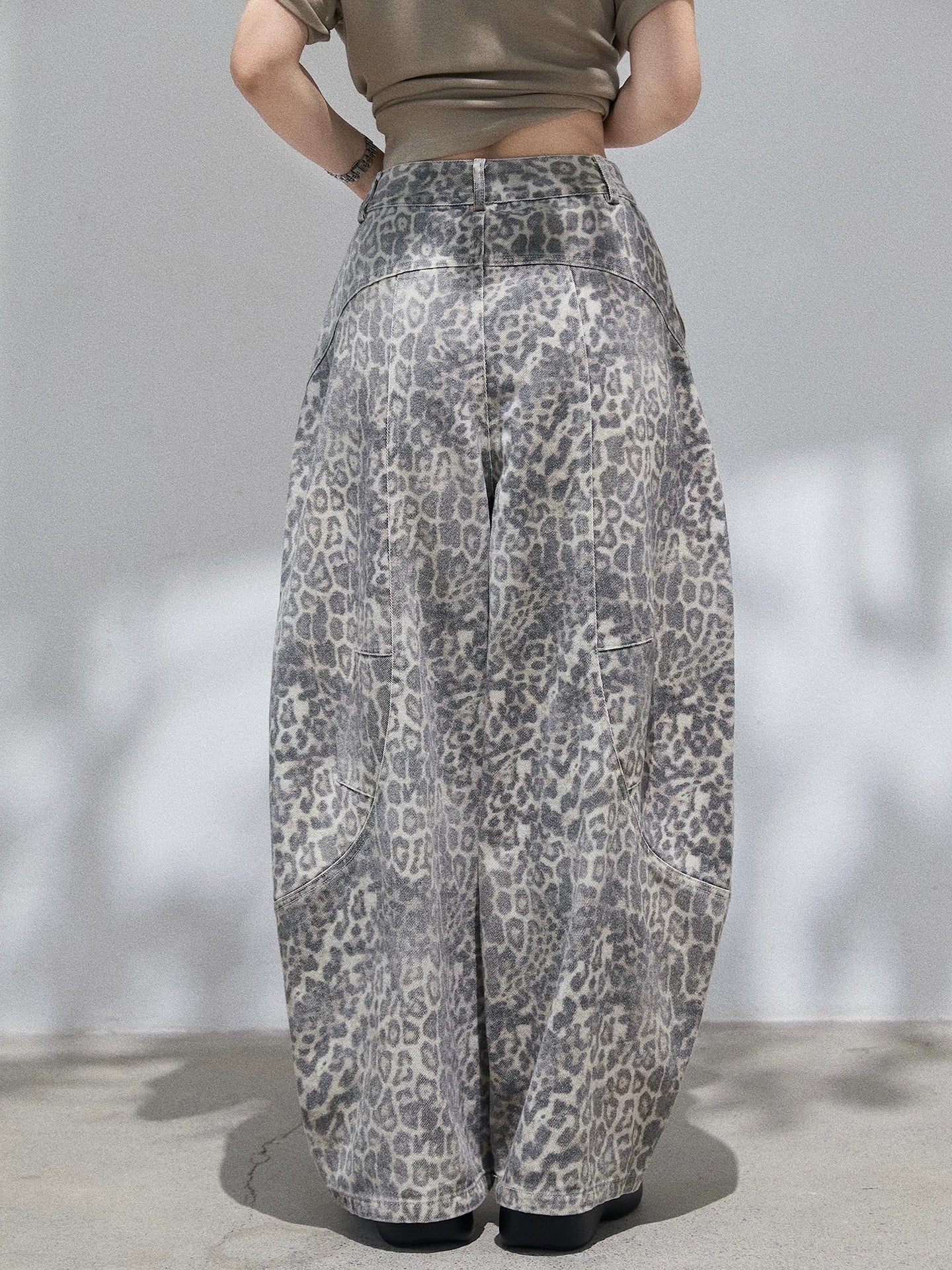 Versatile Oversized Washed Leopard Print Jeans